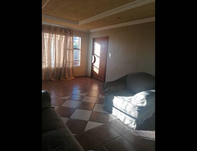 4 BEDROOM FREEHOLD FOR SALE IN SOSHANGUVE L